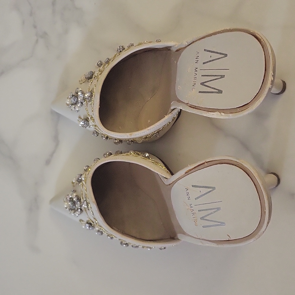 Shoes - Picture 4 of 6